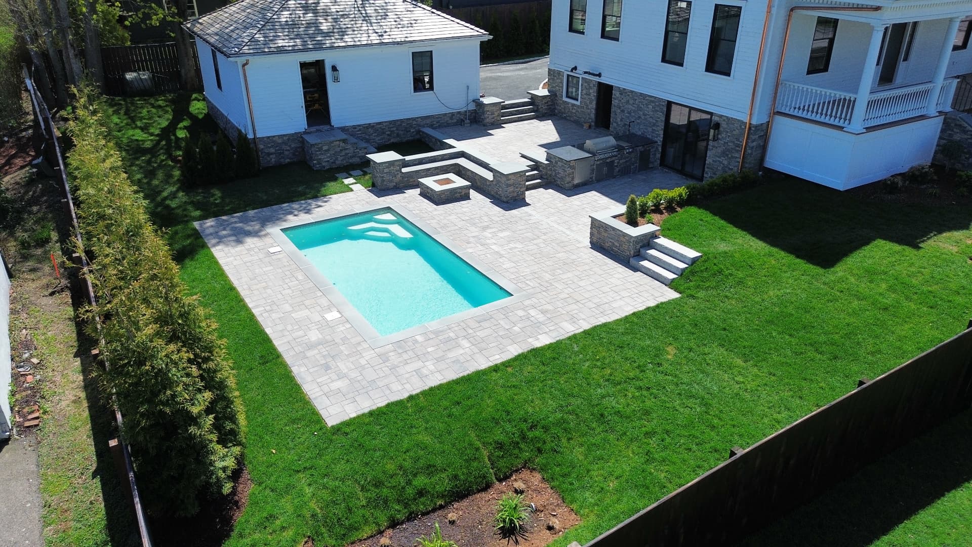 Newport Outdoor Living Retreat